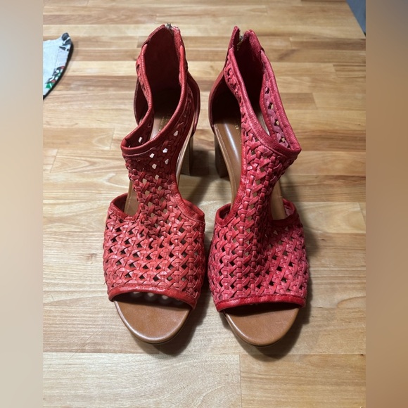 Sundance Gabriella Red Woven Leather Peep Toe Block Heels size 40 - Picture 2 of 9